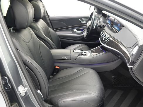 Used 2017 Mercedes-Benz S 550 Sedan w/ Sport Package w/ Sport Package image 44