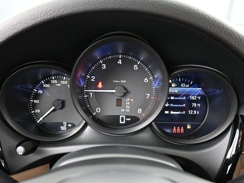 New 2026 Porsche Macan AWD/4WD image 18