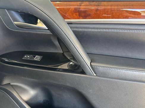 Used 2017 Lexus LX 570 4WD w/ Luxury Package image 23