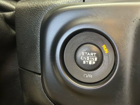 Used 2019 Jeep Wrangler Unlimited Sport S image 23