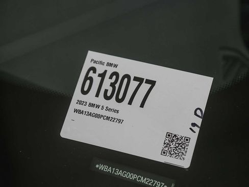 Certified 2023 BMW 530e 530e w/ Convenience Package image 25