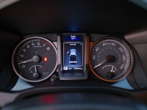 Used 2020 Toyota Tacoma TRD Sport image 18