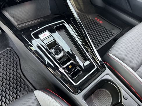 New 2026 Volkswagen GTI SE FWD image 20