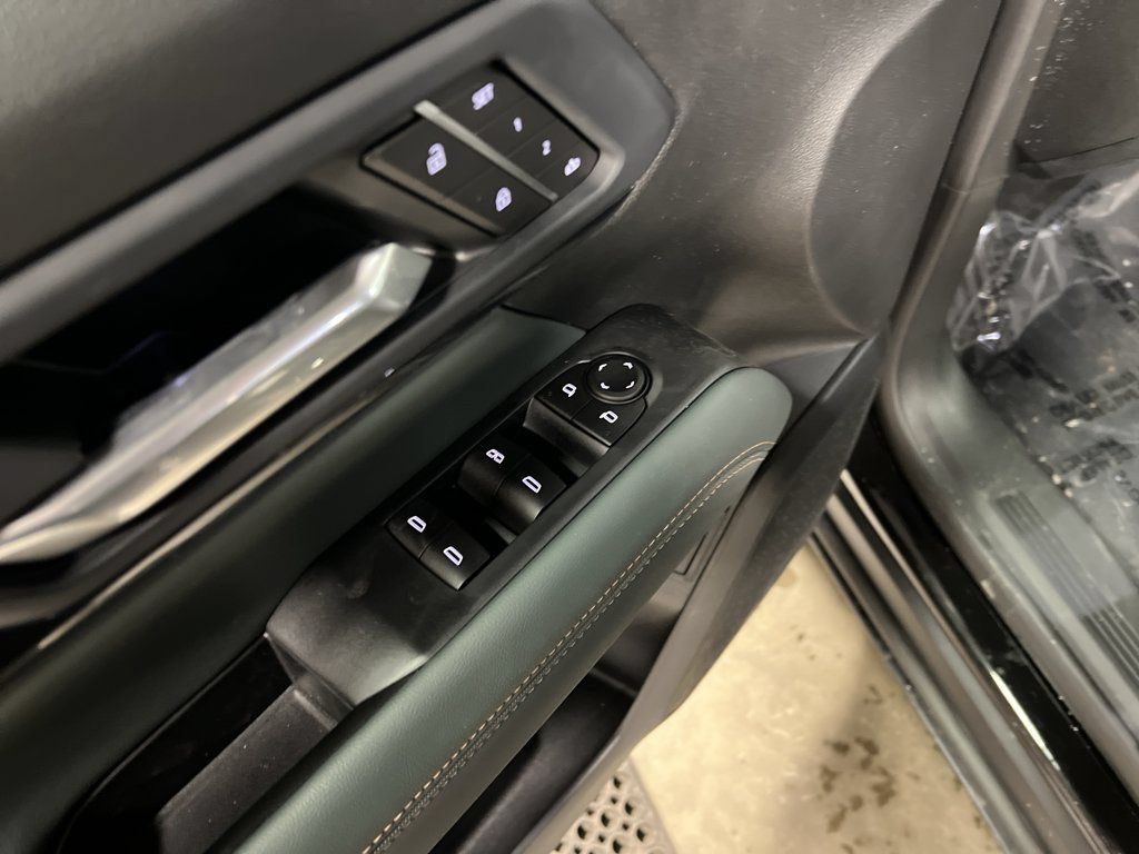 New 2026 GMC Terrain AT4 w/ Convenience Package III AWD/4WD image 16
