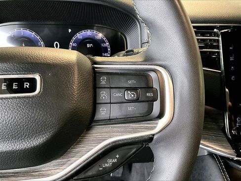 Used 2024 Jeep Wagoneer L Series II w/ Flexible Seating Group image 25