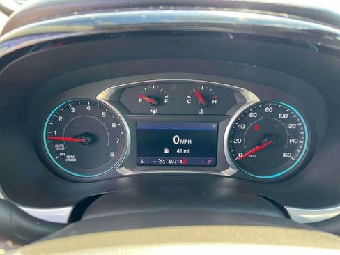 Used 2021 Chevrolet Traverse LT image 27