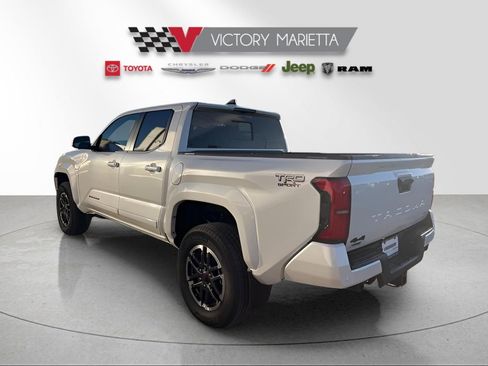 Used 2024 Toyota Tacoma TRD Sport w/ TRD Sport Upgrade Package image 3