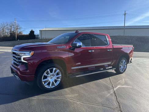 Used 2023 Chevrolet Silverado 1500 High Country w/ High Country Premium Package image 2