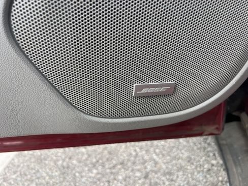 Used 2021 GMC Acadia SLT w/ Preferred Package image 8