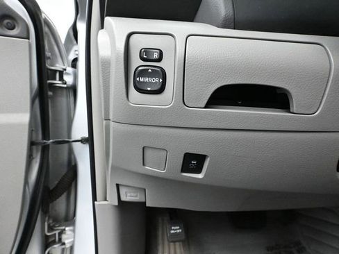 Used 2011 Toyota Camry LE image 26