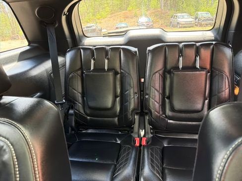 Used 2018 Ford Explorer Platinum AWD/4WD image 25