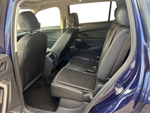 Used 2021 Volkswagen Tiguan SE image 11