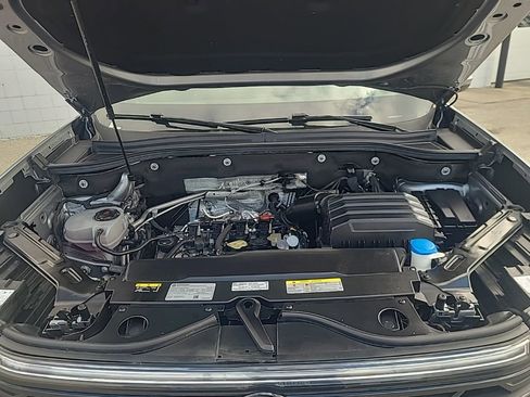 Used 2024 Volkswagen Atlas Cross Sport SE image 21