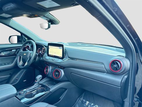 Used 2025 Chevrolet Blazer RS w/ Driver Confidence II Package image 30