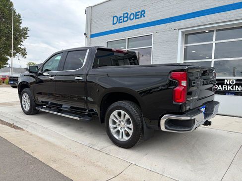 Used 2023 Chevrolet Silverado 1500 LTZ AWD/4WD image 3