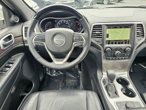 Used 2018 Jeep Grand Cherokee Overland image 29