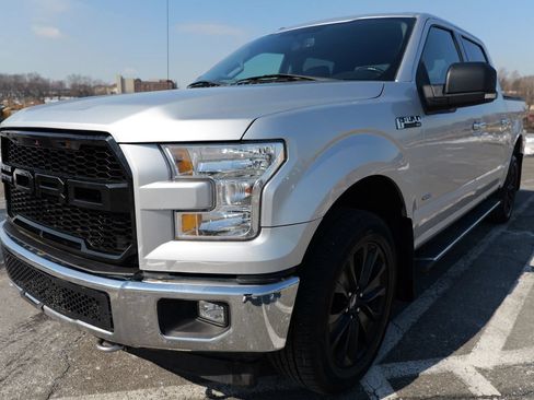 Used 2017 Ford F150 XLT w/ Equipment Group 302A Luxury AWD/4WD image 3