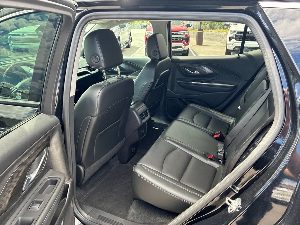 Used 2024 GMC Terrain SLT AWD/4WD image 38