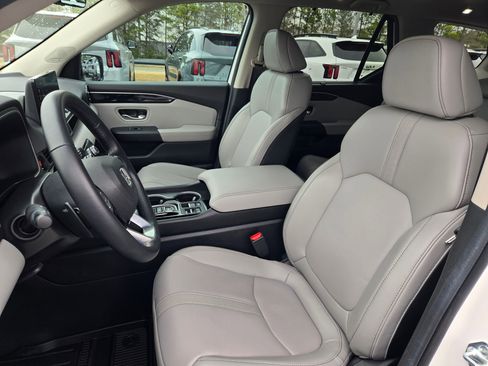Used 2025 Honda Pilot Touring image 22