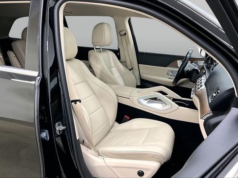 Used 2022 Mercedes-Benz GLS 450 4MATIC image 9