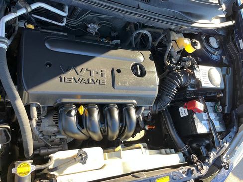 Used 2007 Pontiac Vibe w/ Preferred Package image 3