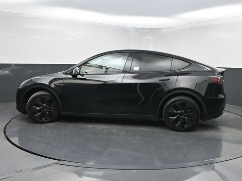 Used 2025 Tesla Model Y Long Range AWD/4WD image 38