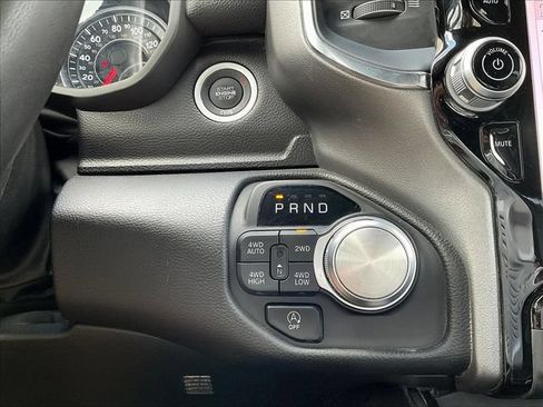 Used 2025 RAM 1500 Laramie AWD/4WD image 18