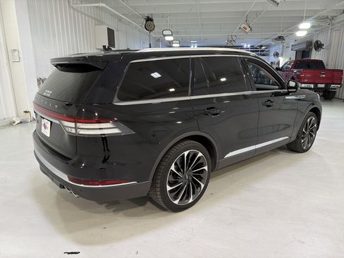 Used 2023 Lincoln Aviator Reserve w/ Equipment Group 201A image 5