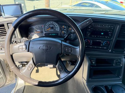 Used 2006 Chevrolet Silverado 2500 LS image 32