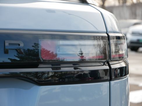 Used 2025 Land Rover Range Rover Velar Dynamic SE image 11