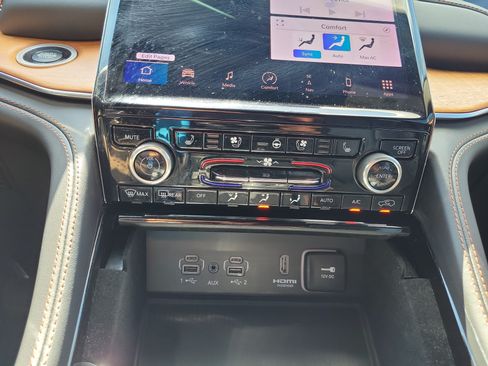 Used 2022 Jeep Grand Cherokee L Summit AWD/4WD image 28