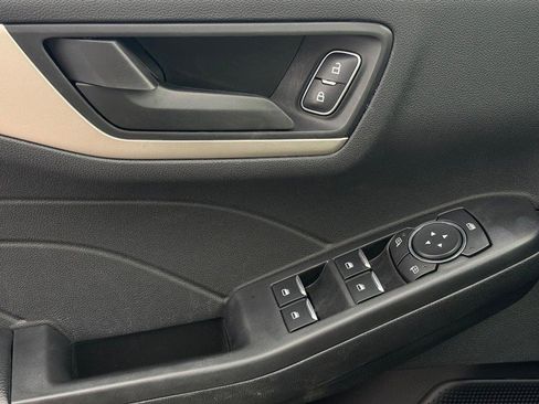 Certified 2022 Ford Escape SE w/ Cold Weather Package image 24