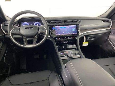 New 2026 Jeep Grand Cherokee Limited image 17