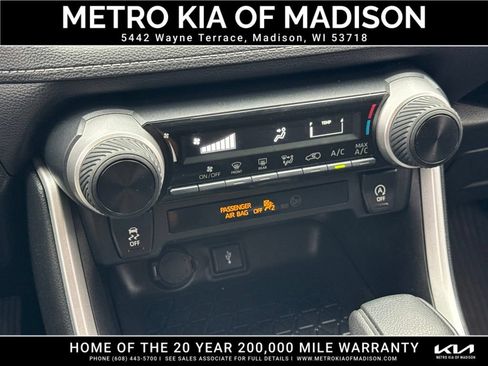 Used 2021 Toyota RAV4 LE AWD/4WD image 24