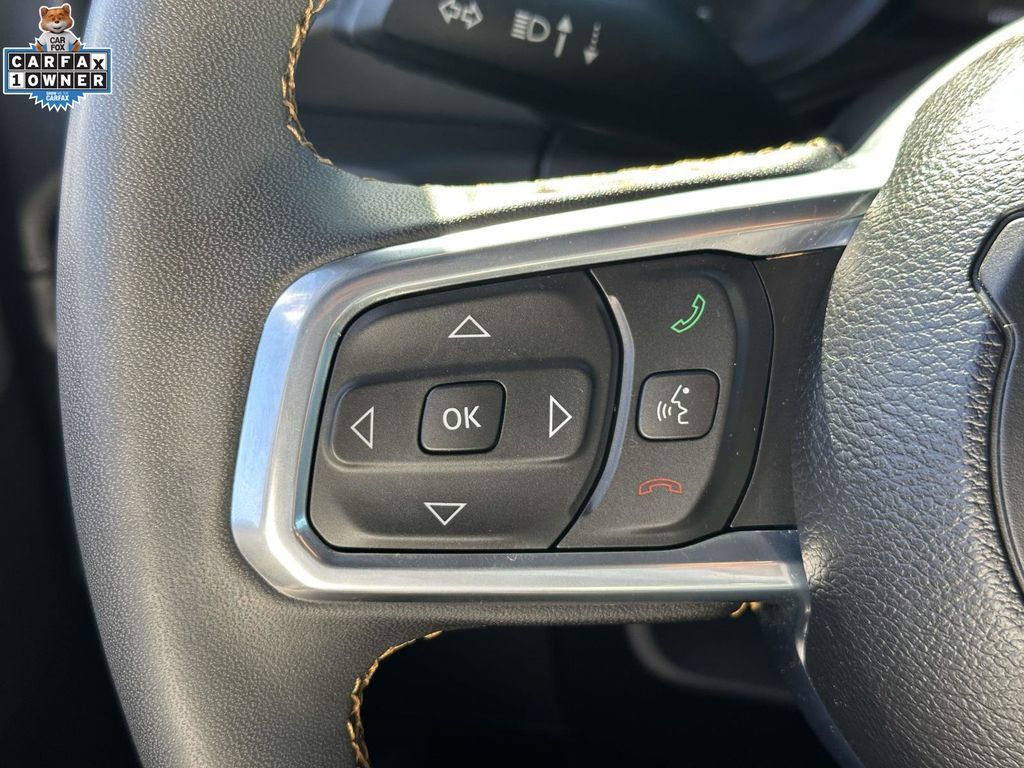 Used 2024 Jeep Wrangler Unlimited Sahara w/ Technology Group AWD/4WD image 19