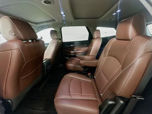 Used 2020 Buick Enclave Avenir w/ Avenir Technology Package image 25