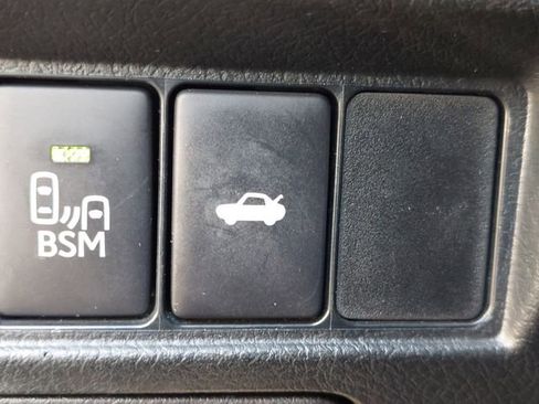 Used 2016 Toyota Avalon Touring image 39