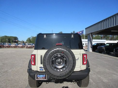 New 2025 Ford Bronco Badlands image 4