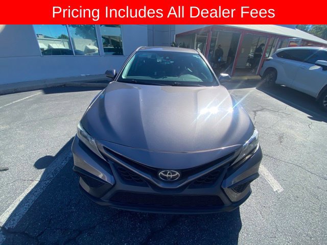 Used 2021 Toyota Camry SE FWD image 2