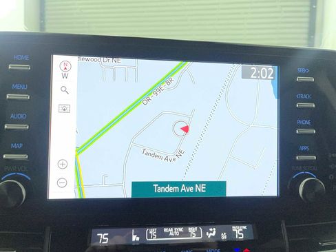 Used 2023 Toyota Sienna Platinum image 20