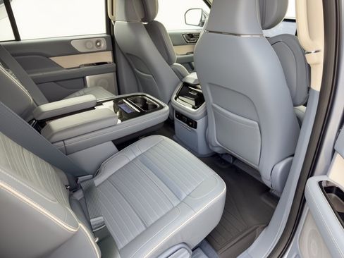 Used 2023 Lincoln Navigator Black Label AWD/4WD image 29