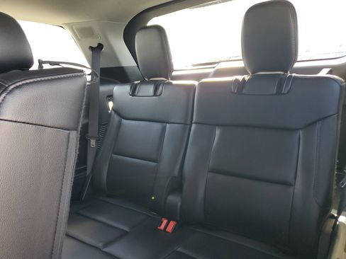 Used 2023 Ford Explorer Limited image 14