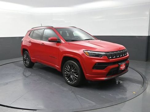 Used 2022 Jeep Compass Limited w/ (RED) Package AWD/4WD image 10