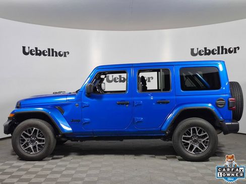 Used 2025 Jeep Wrangler Unlimited Sahara AWD/4WD image 4