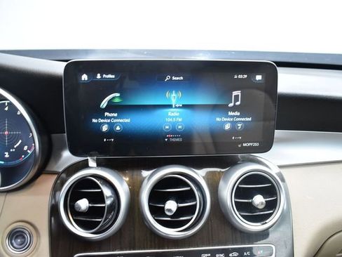 Used 2021 Mercedes-Benz GLC 300 w/ Premium Package image 8