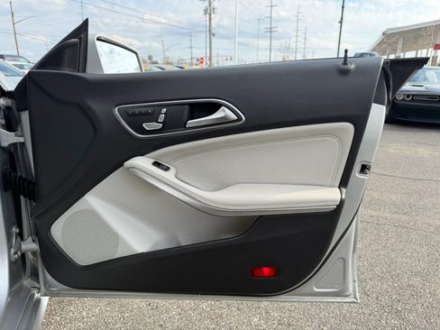 Used 2019 Mercedes-Benz CLA 250 4MATIC image 30