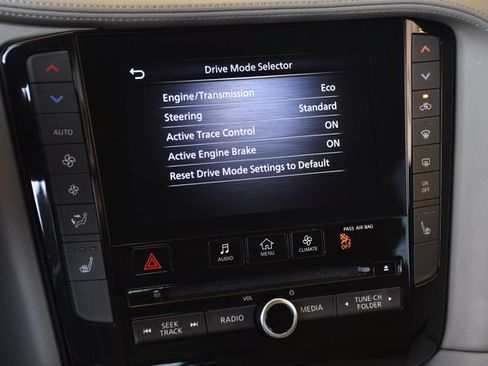 Used 2025 INFINITI QX50 Luxe AWD/4WD image 17