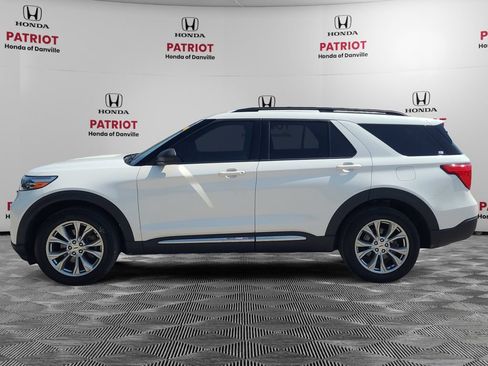 Used 2021 Ford Explorer XLT w/ Equipment Group 202A AWD/4WD image 2
