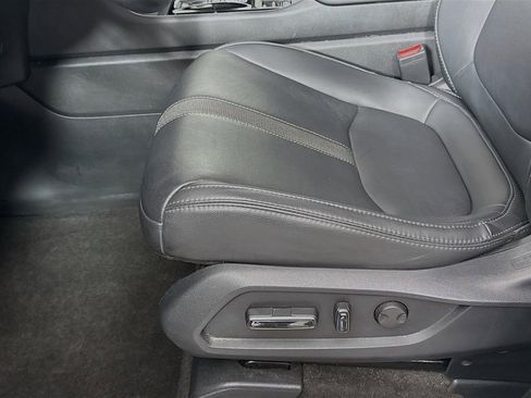Used 2024 Honda Pilot EX-L image 17