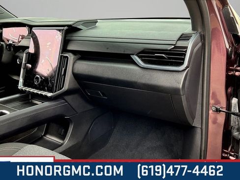 Used 2025 GMC Acadia Elevation image 27